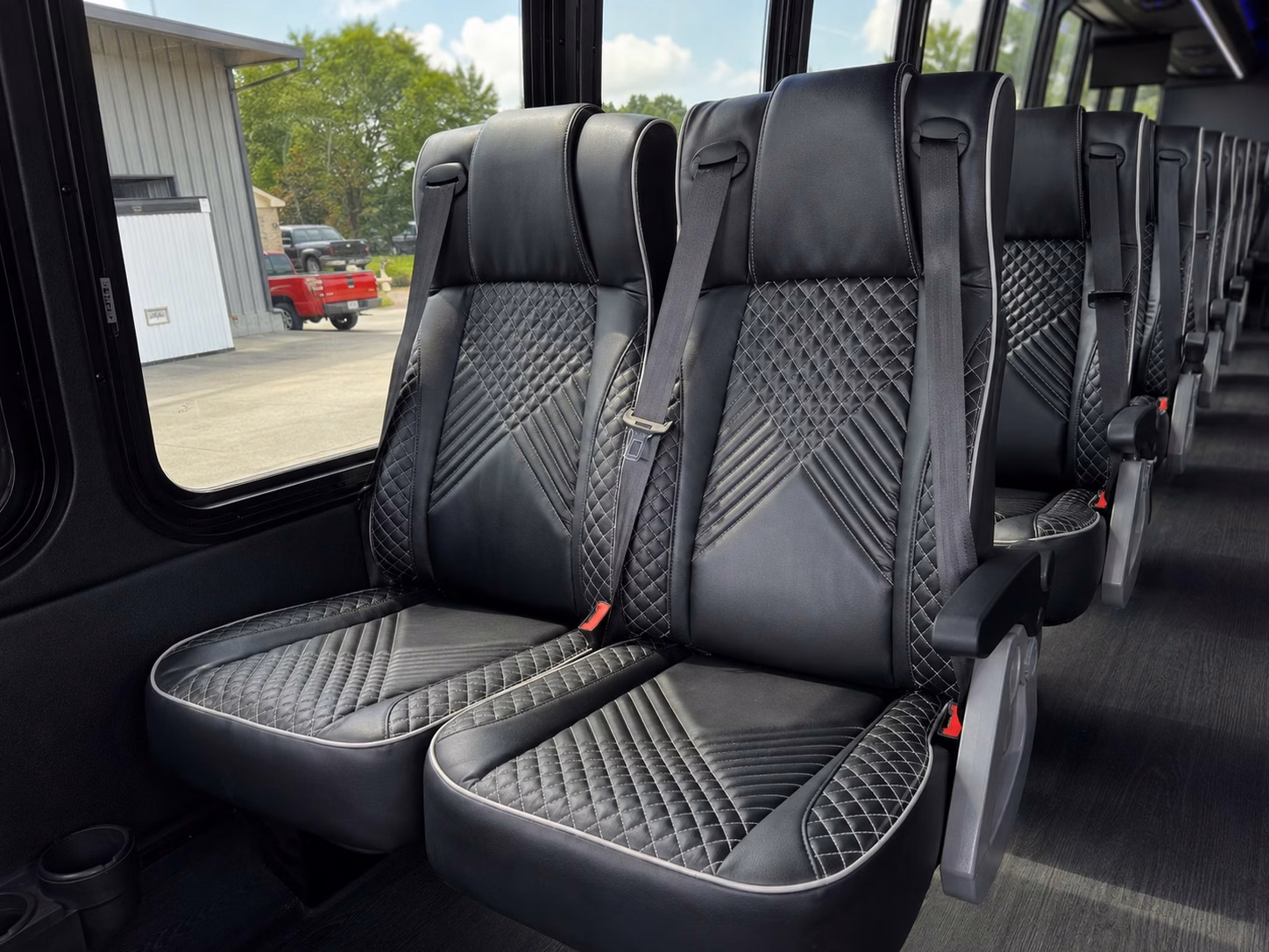 omaha college world series bus rentals and group shuttle transportation